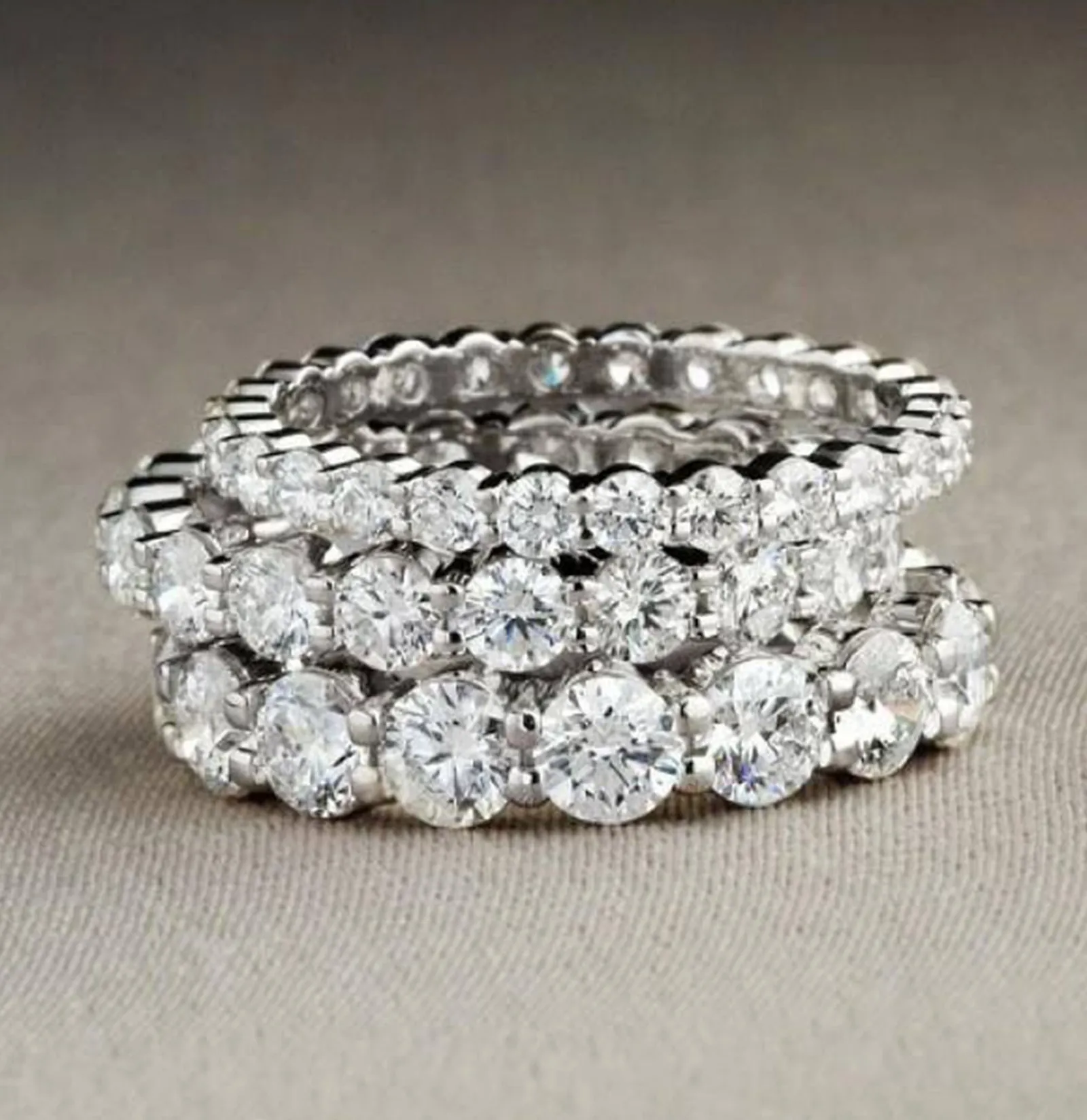 Anello con diamante 